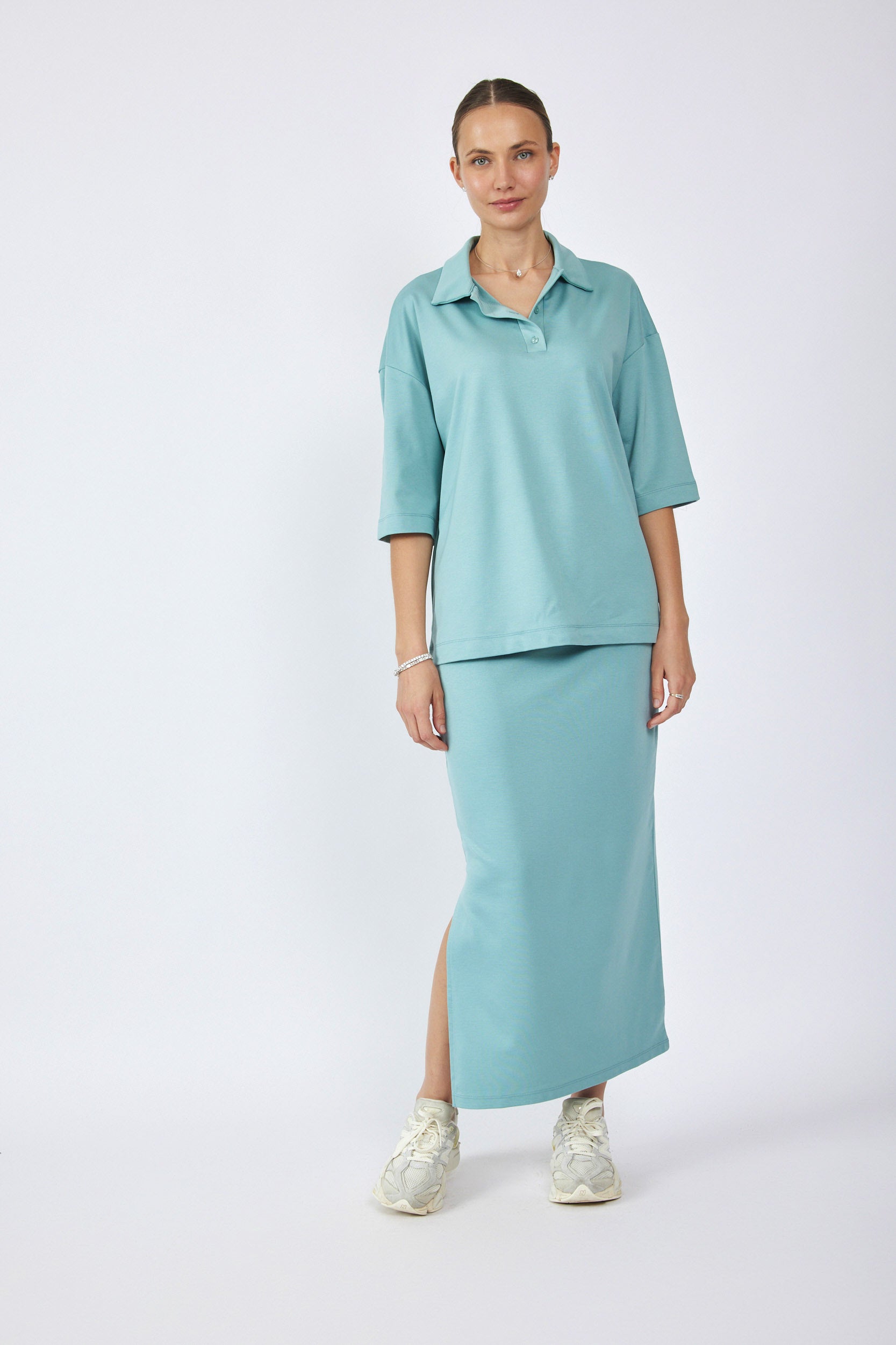 חצאית ג'רסי 3/4+ שסע