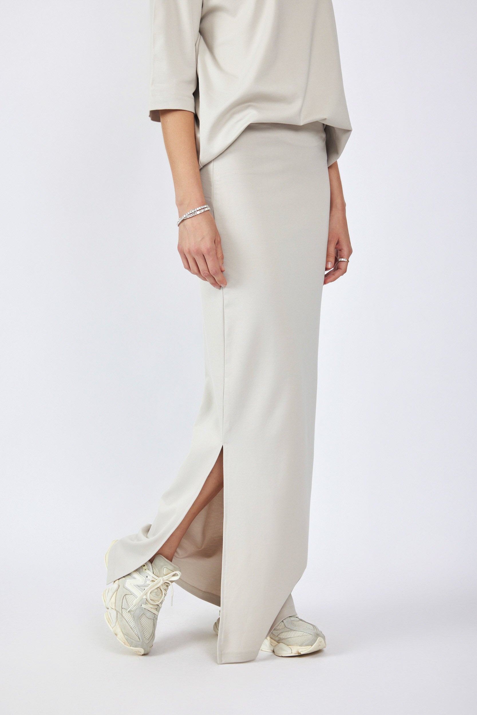 חצאית ג'רסי מקסי+ שסע