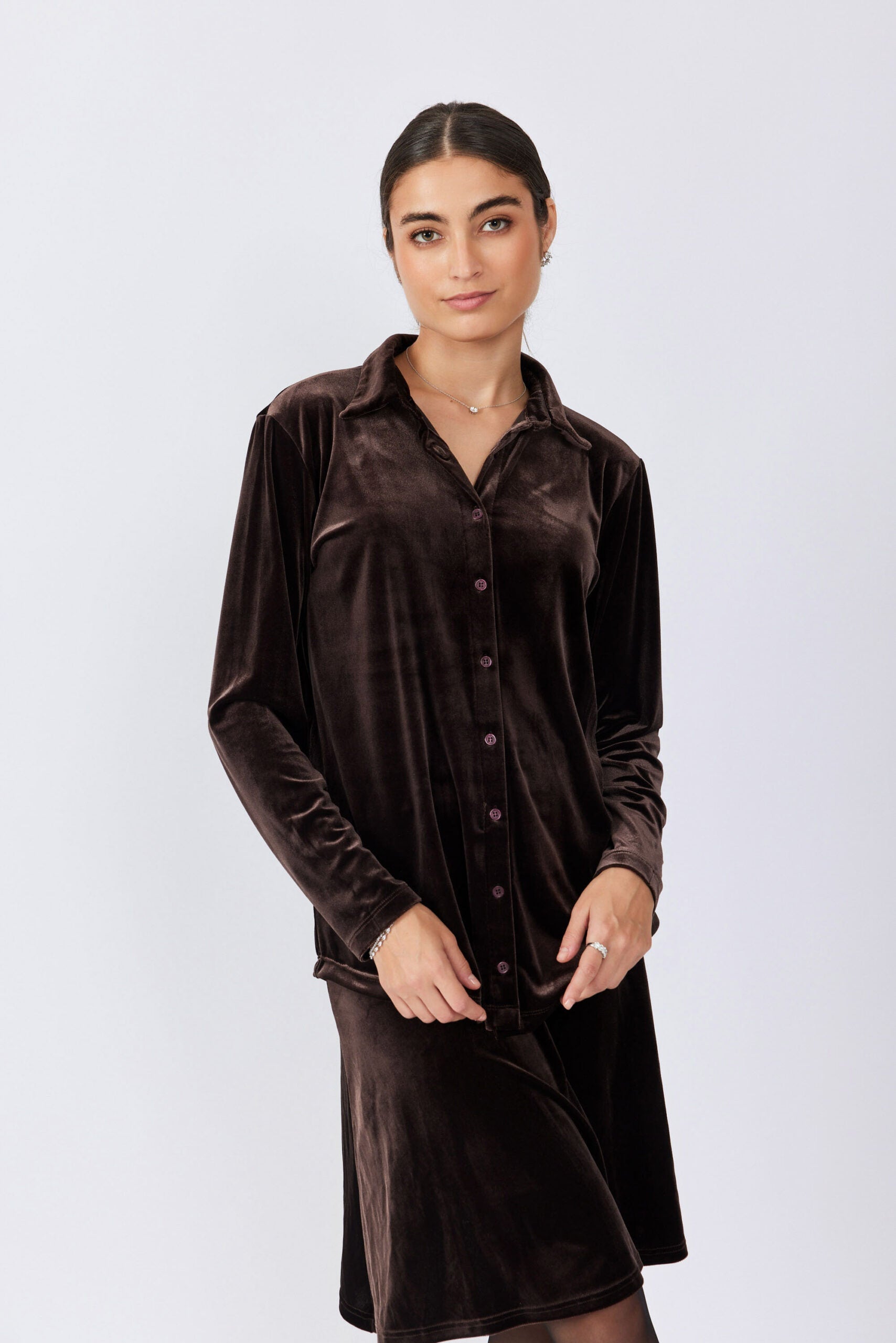 חולצת קטיפה מכופתרת