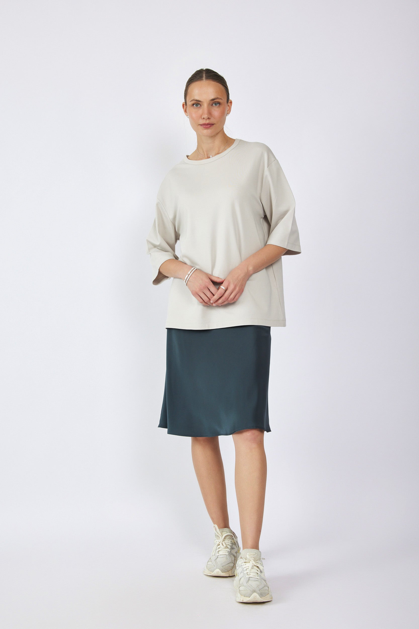 חצאית סאטן קצרה Dark Shades