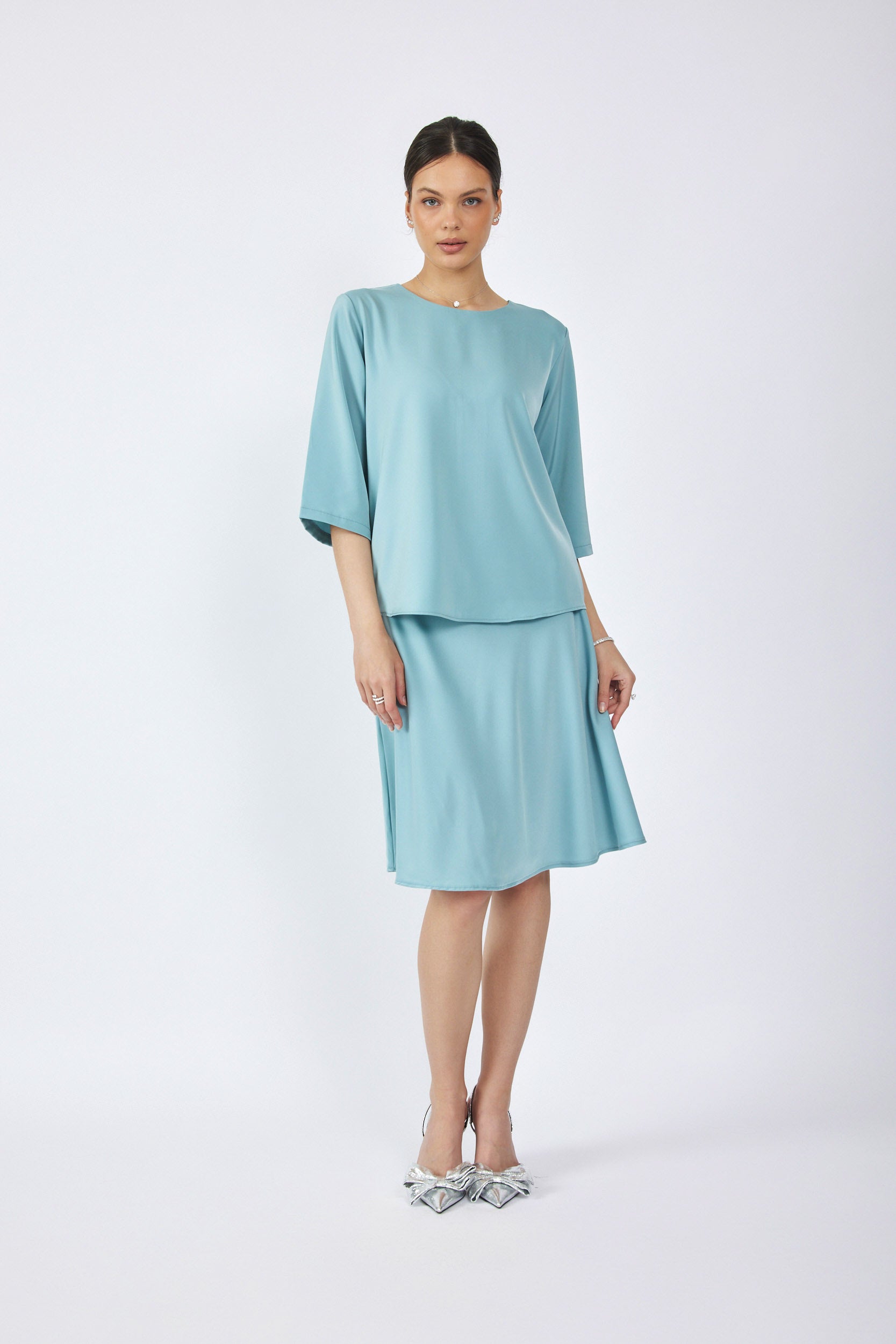 חולצת סאטן ניקי שרוול 3/4