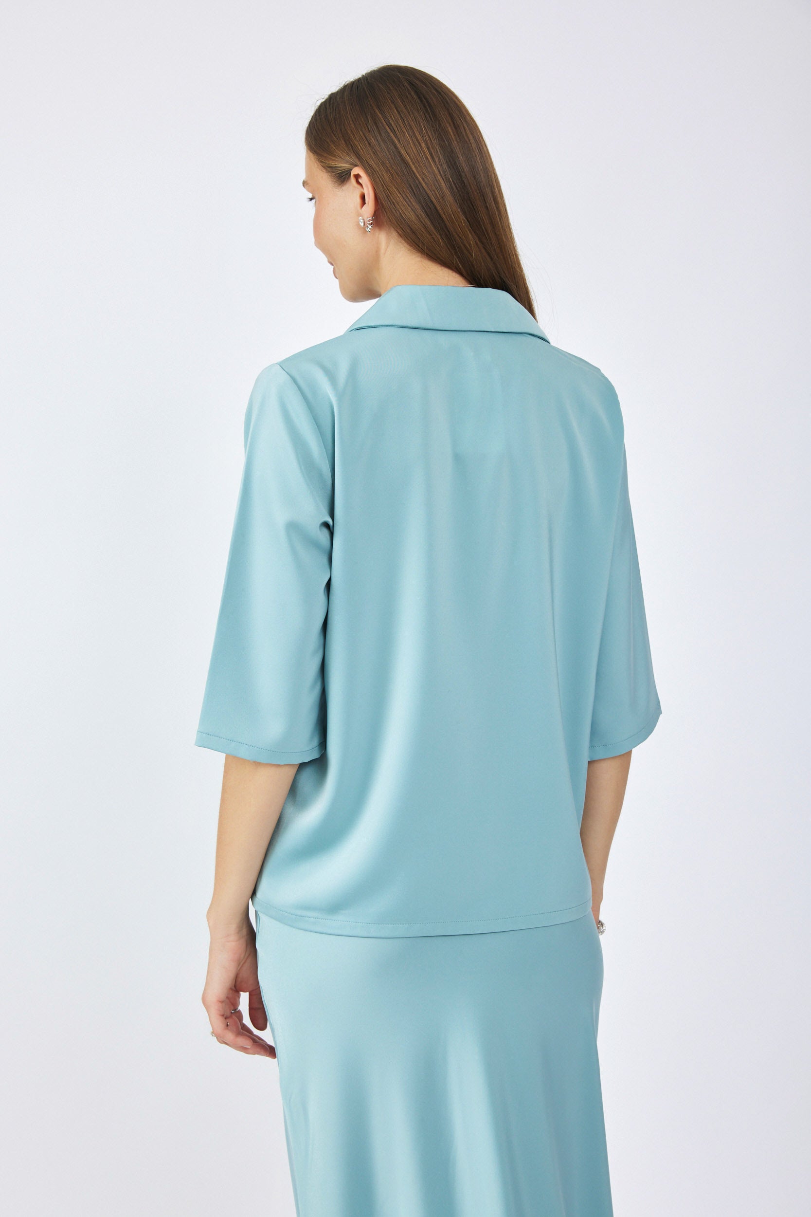 חולצת פולו סאטן שרוול 3/4