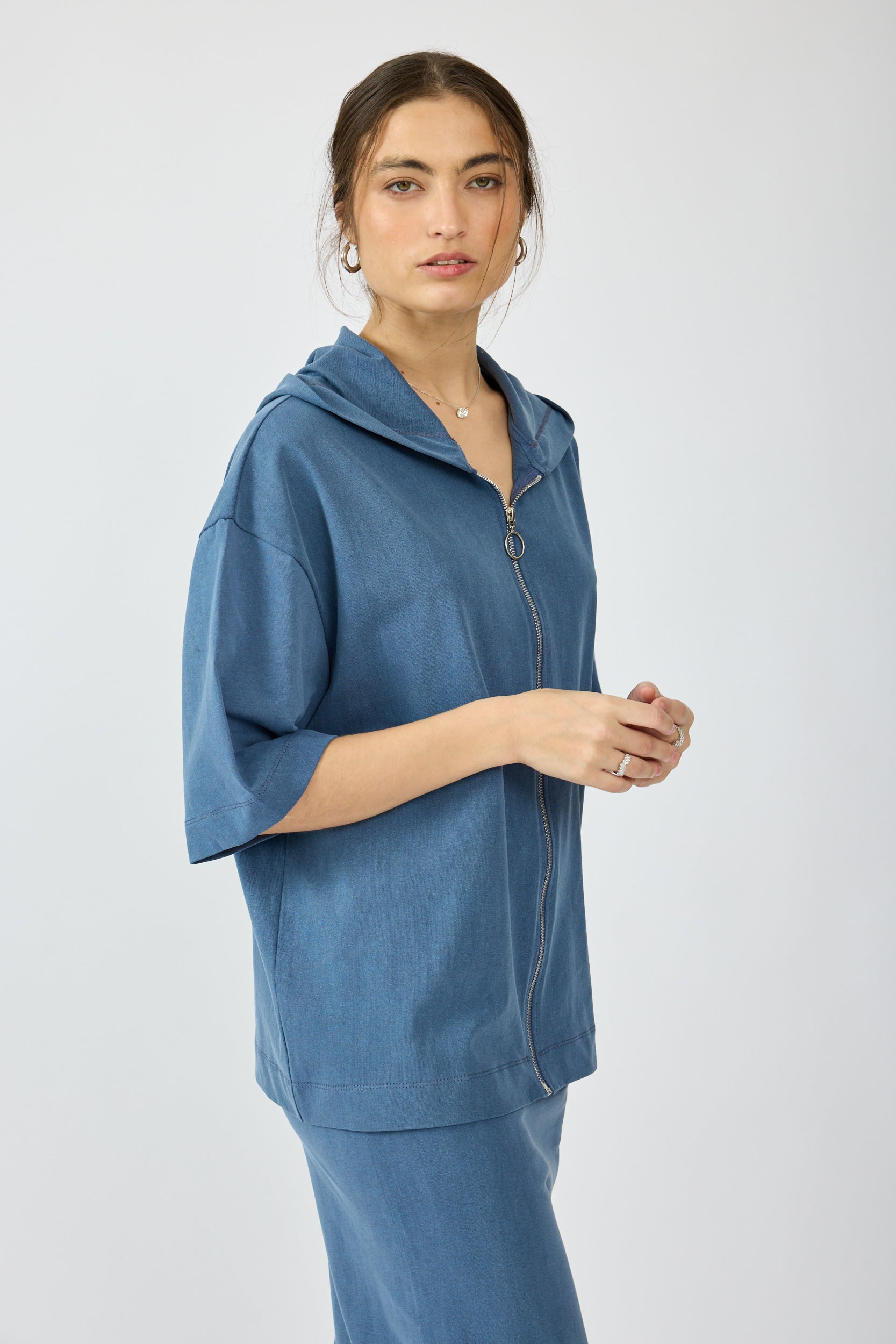 חולצת קפוצ'ון פיגמנט שרוול 3/4