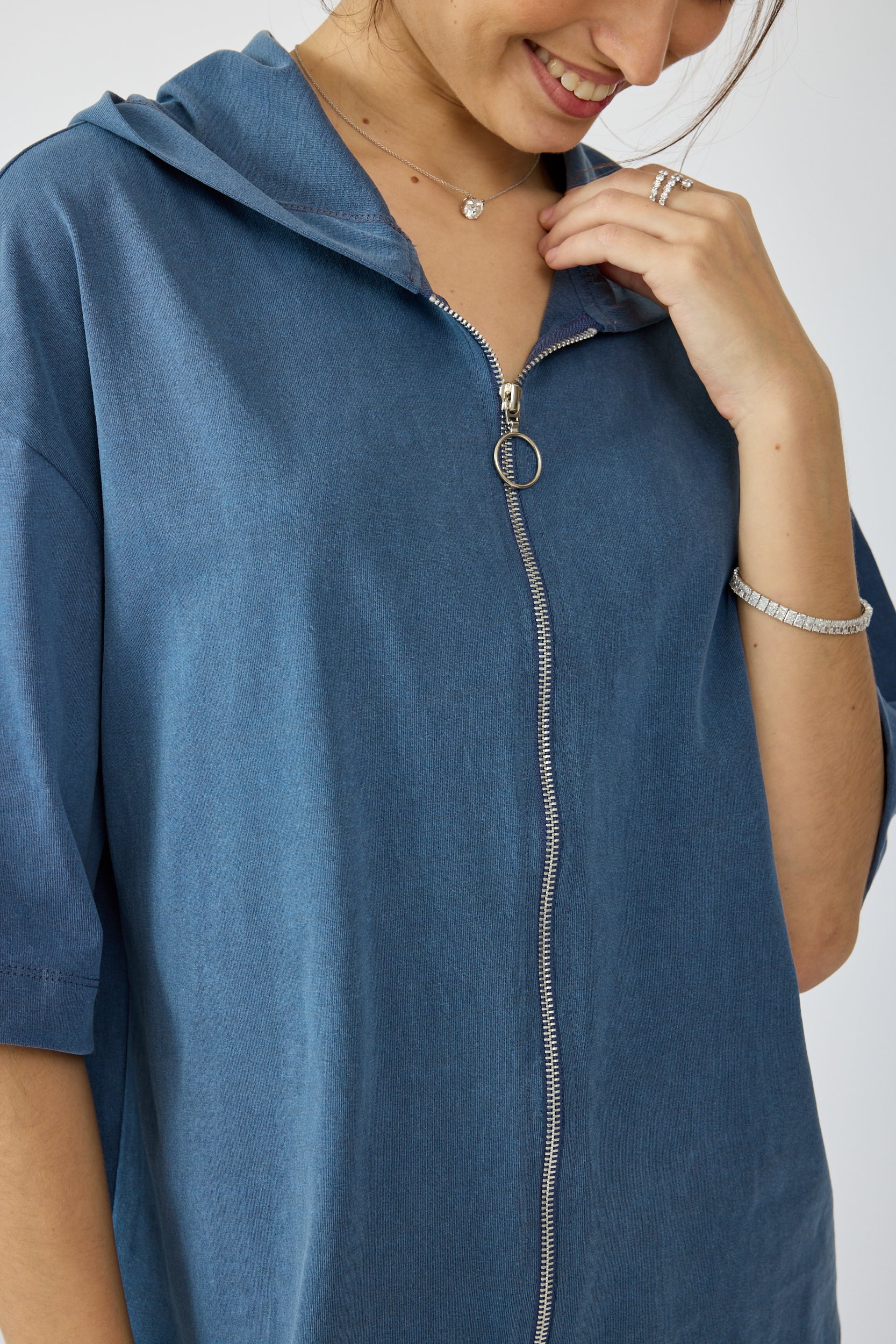 חולצת קפוצ'ון פיגמנט שרוול 3/4