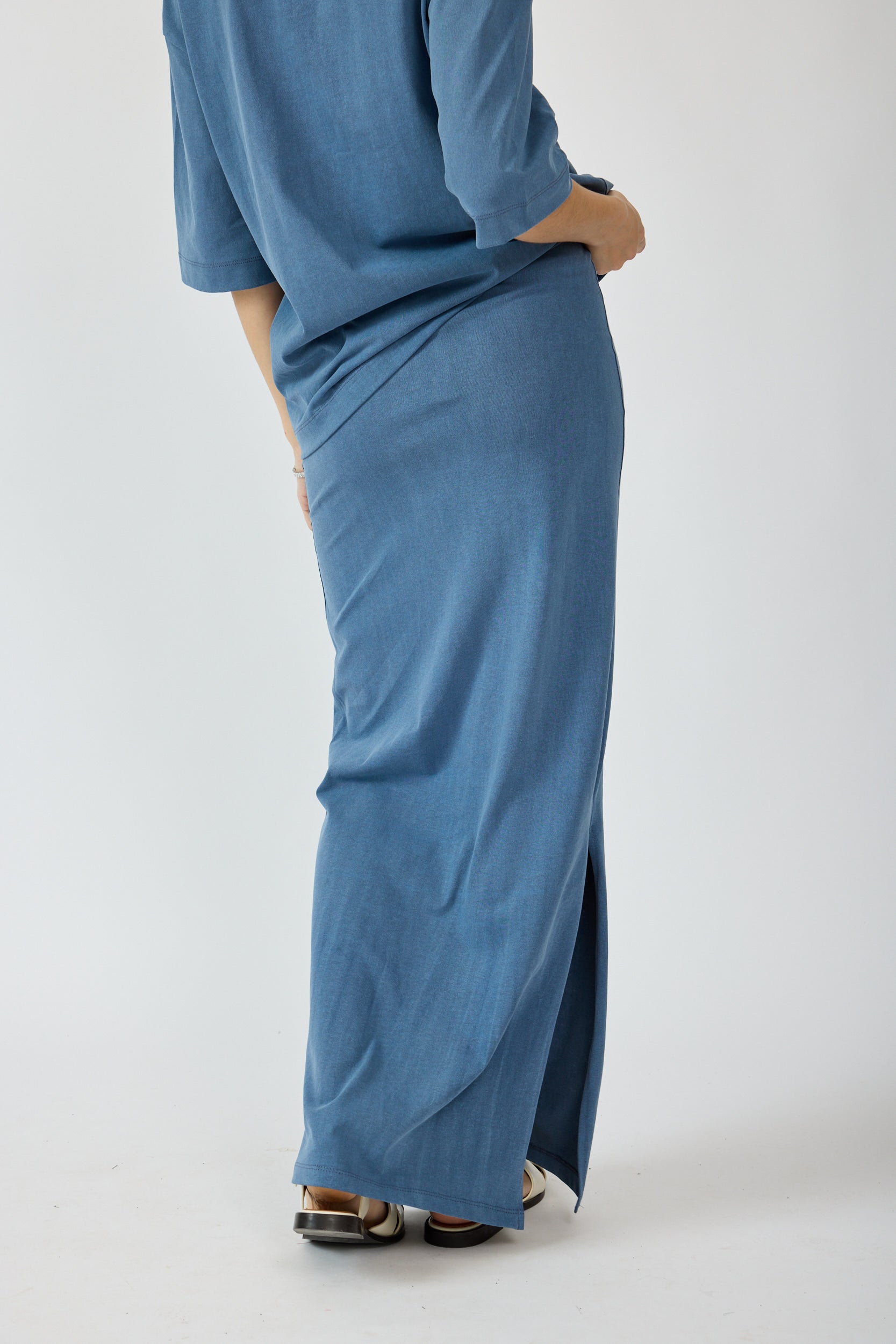 חצאית פיגמנט מקסי + שסע