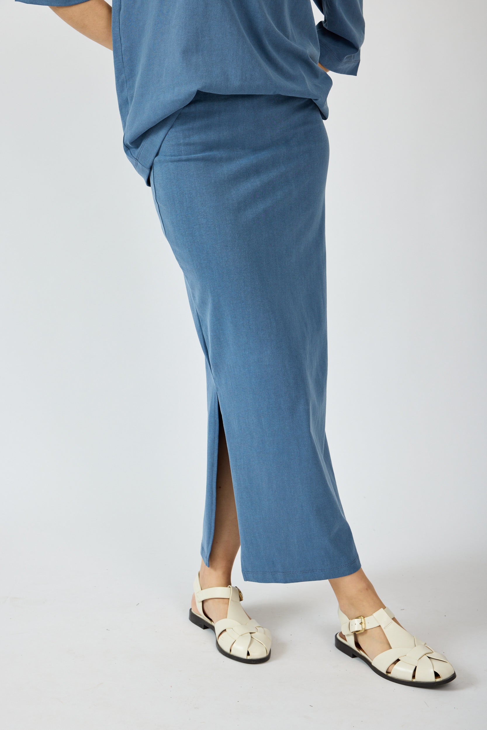 חצאית פיגמנט 3/4 + שסע