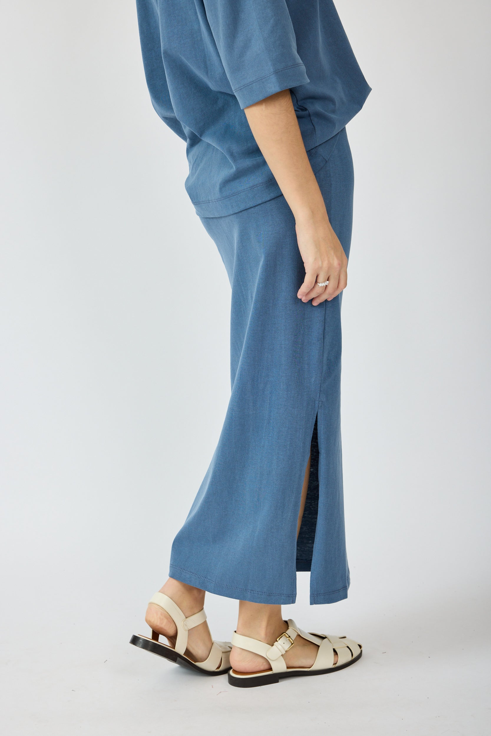 חצאית פיגמנט 3/4 + שסע