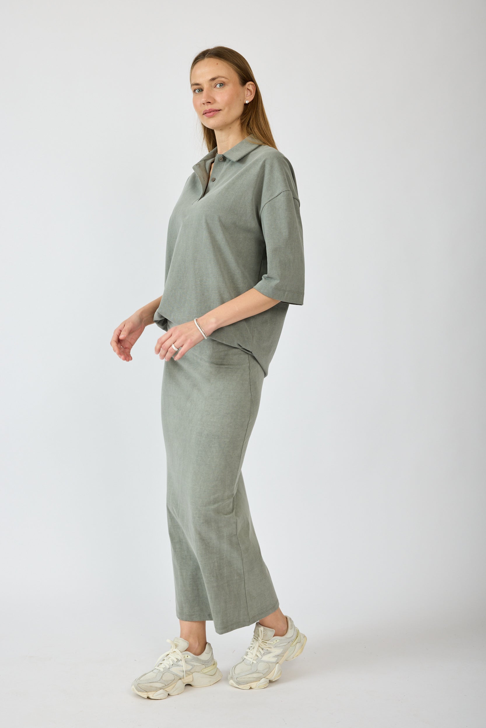 חצאית פיגמנט 3/4 + שסע