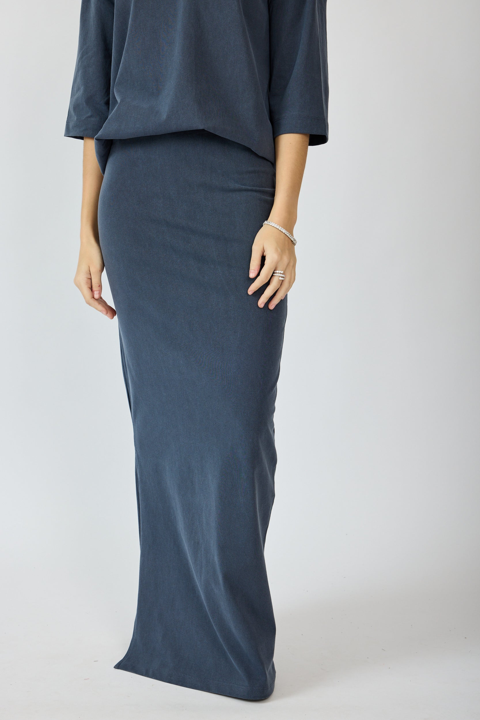 חצאית פיגמנט מקסי + שסע