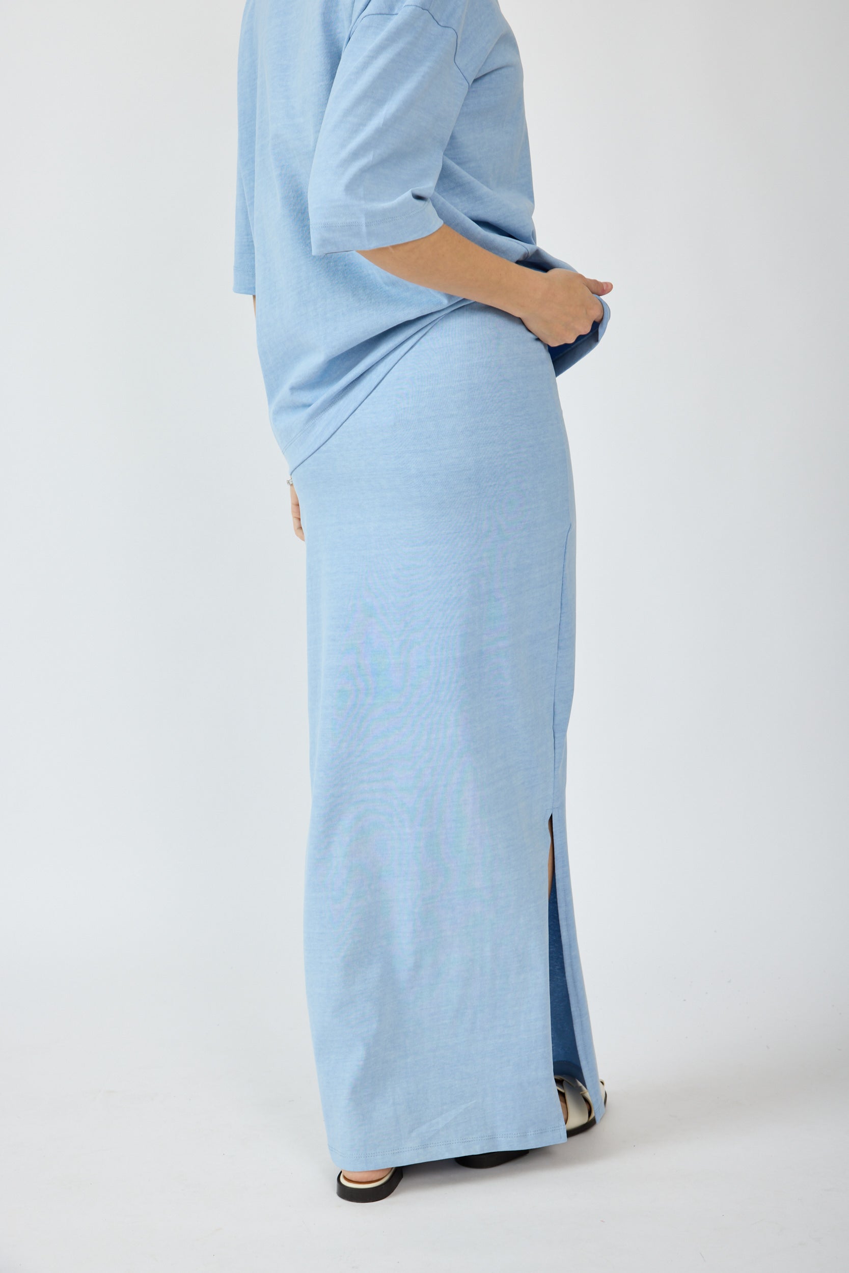 חצאית פיגמנט מקסי + שסע